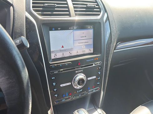 Used 2018 Ford Explorer Platinum AWD/4WD image 7