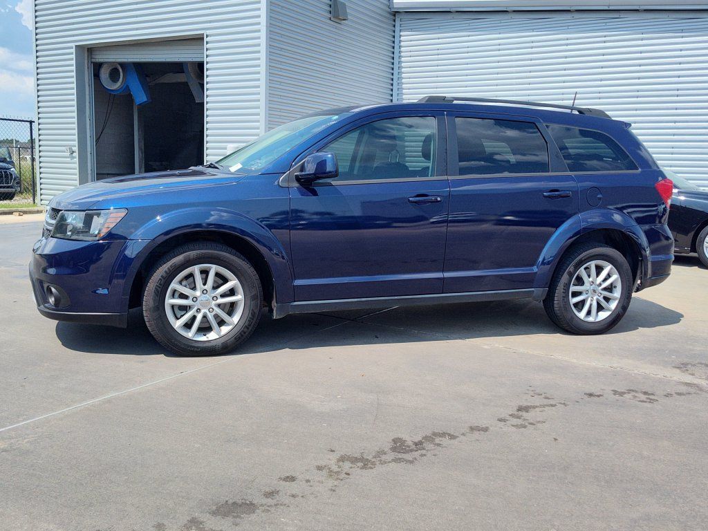 Used 2019 Dodge Journey SE FWD image 3