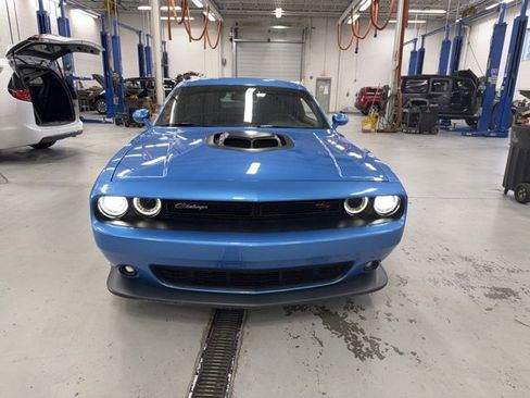 Used 2018 Dodge Challenger R/T Scat Pack RWD image 9