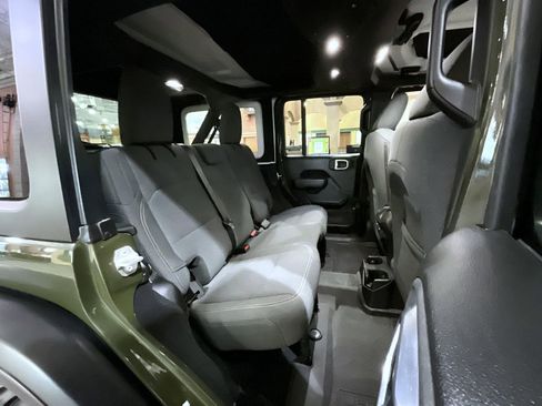 Used 2024 Jeep Wrangler Unlimited Sport AWD/4WD image 18
