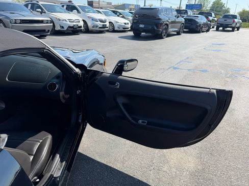 Used 2006 Pontiac Solstice Convertible w/ Premium Package RWD image 35