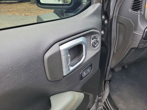 Used 2024 Jeep Gladiator Mojave w/ Safety Group image 8