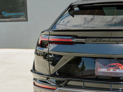 Used 2024 Lamborghini Urus Performante AWD/4WD image 44