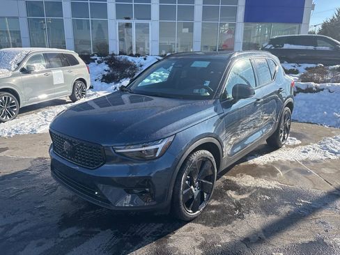 New 2026 Volvo XC40 B5 Ultra w/ Protection Package Premier AWD/4WD image 11