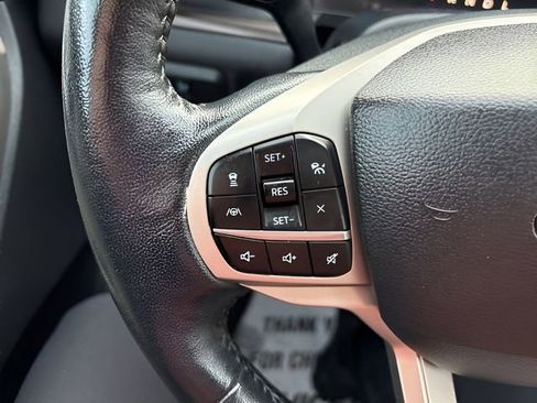 Used 2022 Ford Explorer Limited w/ Equipment Group 301A image 11