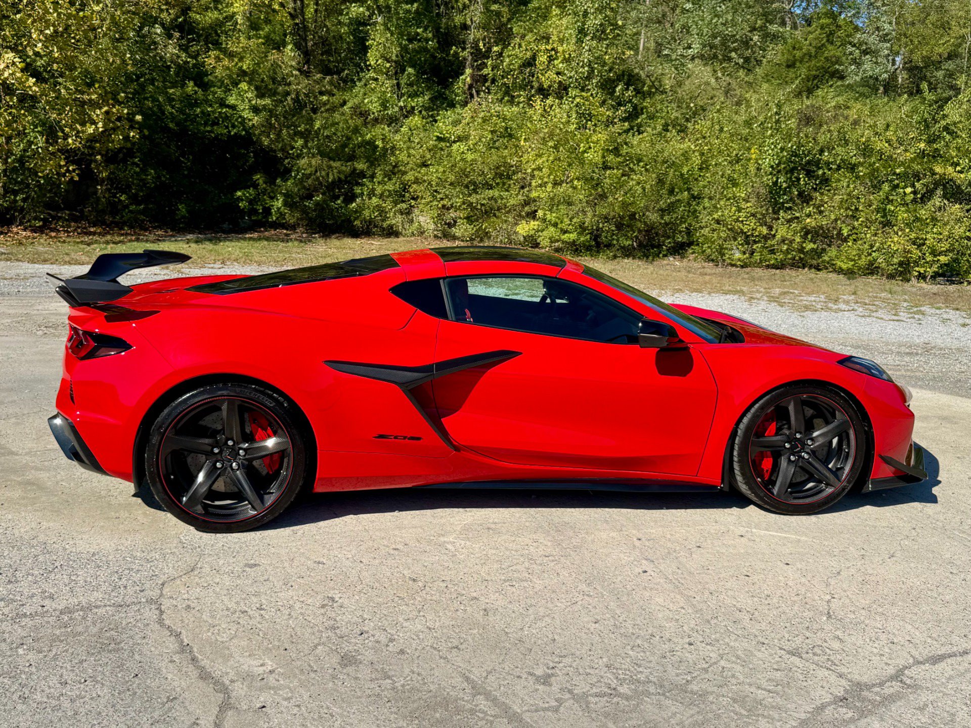 Used 2024 Chevrolet Corvette Z06 w/ Z07 Performance Package RWD image 8