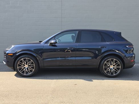 Certified 2026 Porsche Cayenne AWD/4WD image 2