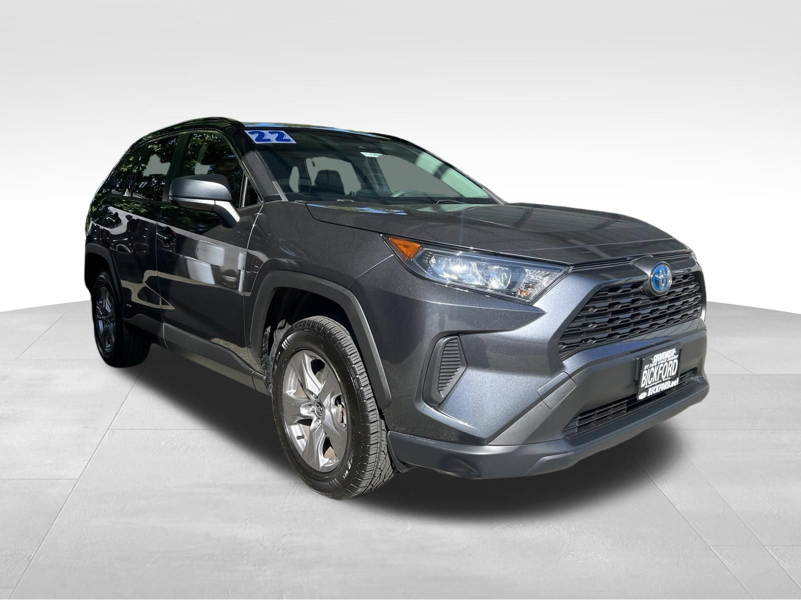 Used 2022 Toyota RAV4 LE AWD/4WD image 3