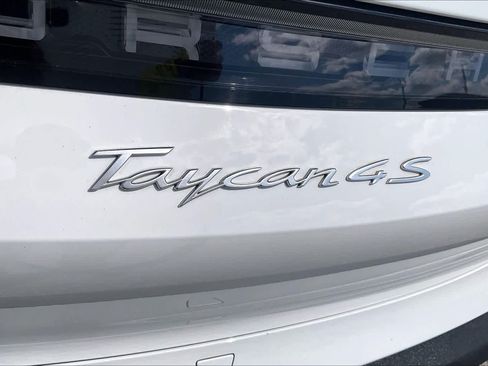 Used 2022 Porsche Taycan 4S AWD/4WD image 28