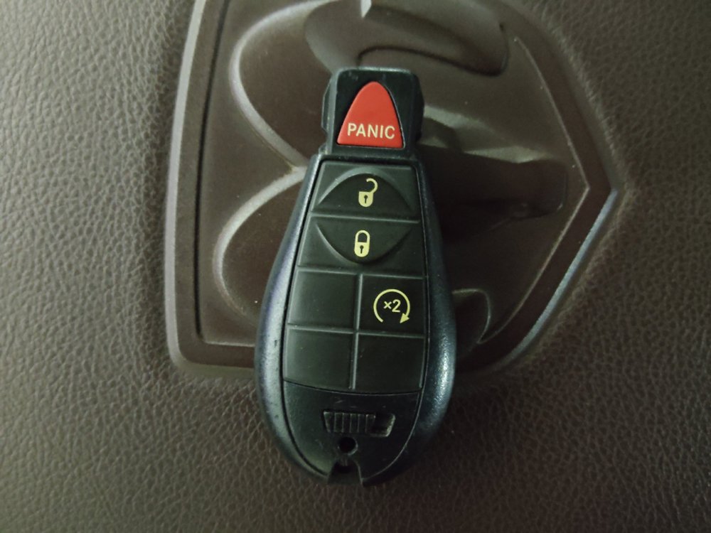 Used 2014 RAM 1500 Laramie RWD image 32