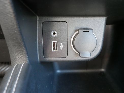 Used 2019 Nissan Kicks SR w/ SR Premium Package FWD image 33
