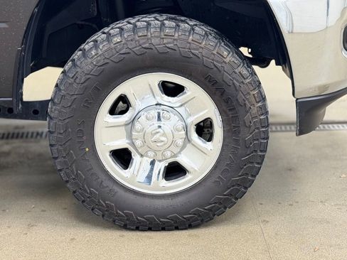 Used 2024 RAM 2500 Tradesman w/ Chrome Appearance Group image 4