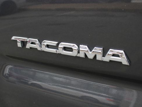 Used 2011 Toyota Tacoma PreRunner w/ TRD Sport Pkg w/JBL Audio image 21