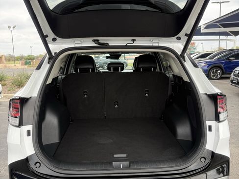 Used 2023 Kia Sportage SX image 8