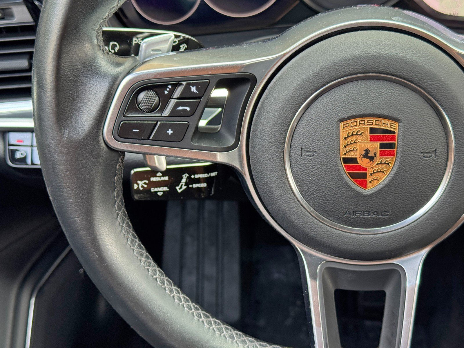 Used 2018 Porsche Panamera image 22