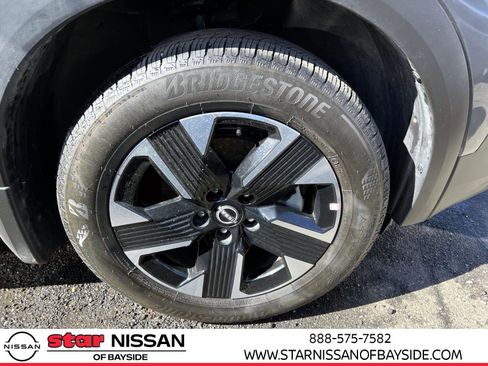 Used 2025 Nissan Kicks SV w/ SV Premium Package image 8