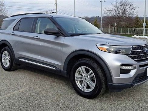 Certified 2021 Ford Explorer XLT w/ Equipment Group 202A image 2