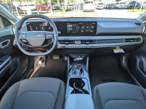 New 2026 Kia K4 FWD image 16
