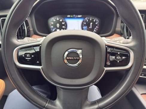 Used 2019 Volvo S60 T5 Inscription image 18