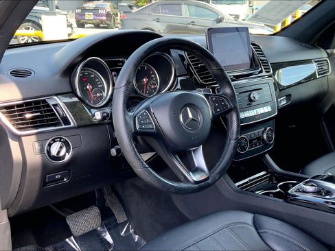 Used 2018 Mercedes-Benz GLE 350 w/ Premium 1 Package image 17