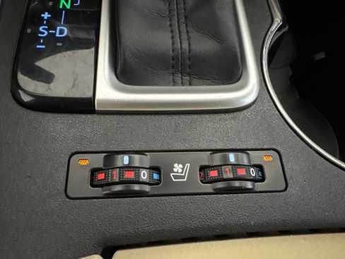 Used 2017 Toyota Highlander Limited FWD image 13