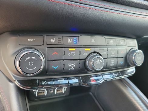 Used 2023 Dodge Durango GT image 26