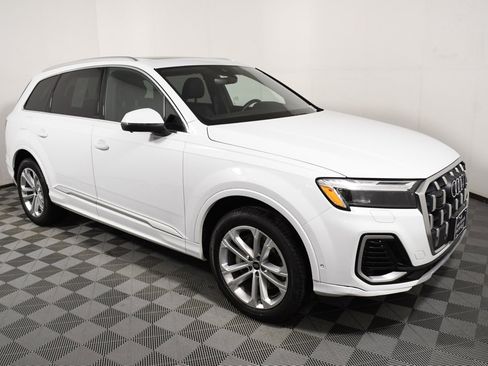 Used 2025 Audi Q7 2.0T Premium image 8