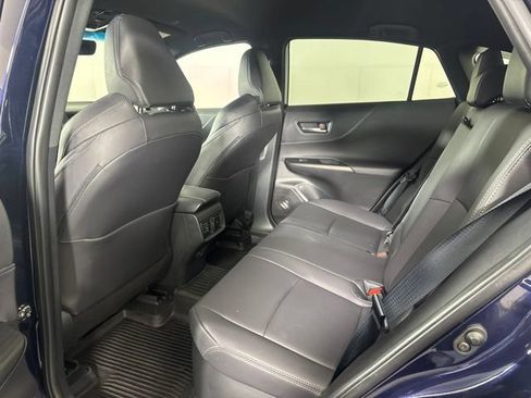 Used 2024 Toyota Venza XLE AWD/4WD image 12