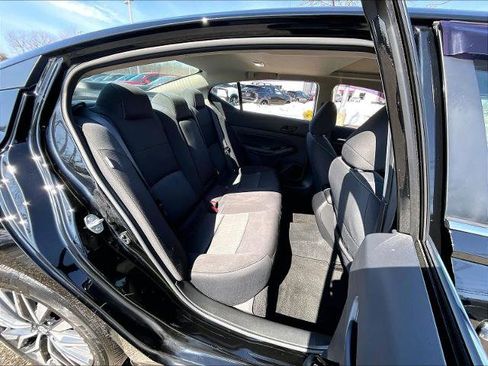 Used 2023 Nissan Altima 2.5 SV w/ SV Premium Package image 16