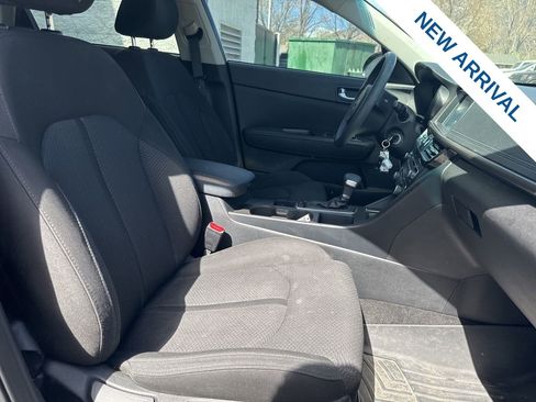 Used 2018 Kia Optima LX image 9