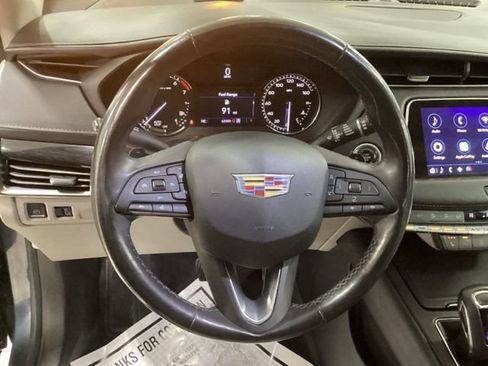 Used 2019 Cadillac XT4 Premium Luxury w/ Cold Weather Package image 11