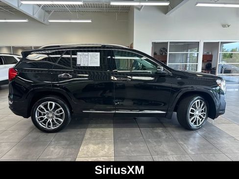 Used 2024 GMC Terrain Denali w/ Denali Premium Package AWD/4WD image 12