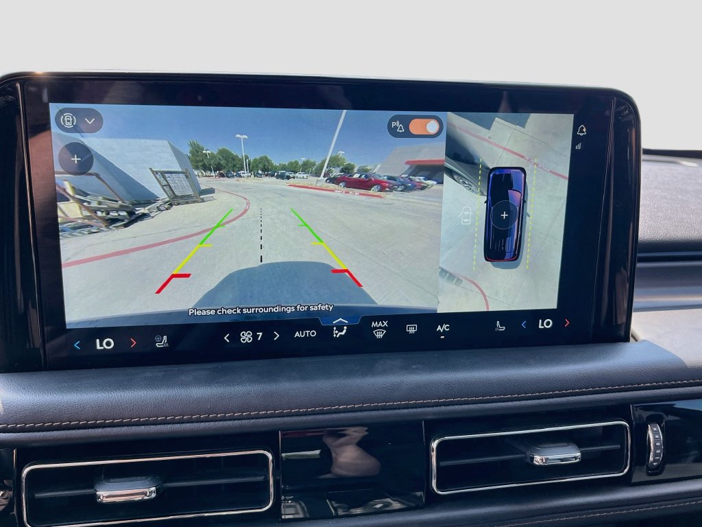 Used 2025 Lincoln Aviator AWD image 16
