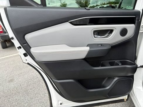 Used 2025 Honda Pilot EX-L image 22