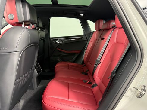 Certified 2026 Porsche Macan AWD/4WD image 22