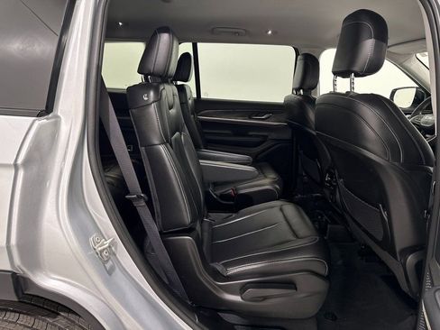 Used 2023 Jeep Grand Cherokee L Limited image 25