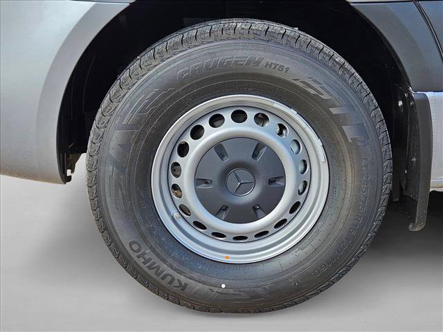 Used 2025 Mercedes-Benz Sprinter 2500 image 11