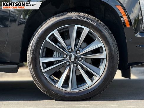 Used 2025 Cadillac Escalade ESV Sport AWD/4WD image 14