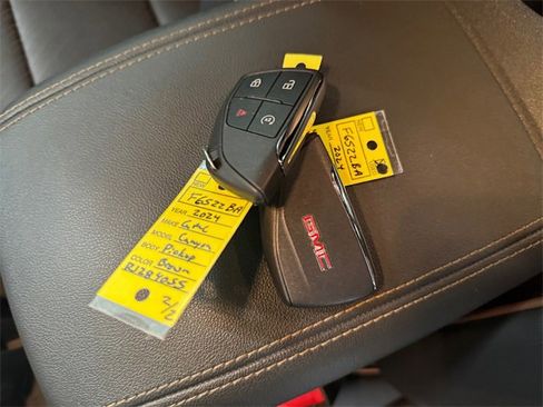 Used 2024 GMC Canyon AT4 w/ AT4 Premium Package image 26