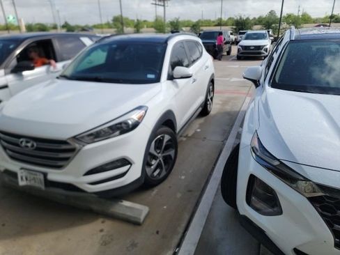 Used 2018 Hyundai Tucson Limited w/ Ultimate Package 02 FWD image 6
