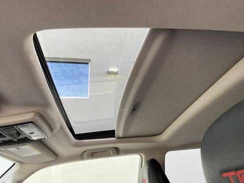 Used 2020 Toyota 4Runner TRD Off-Road Premium w/ Moonroof Package AWD/4WD image 32