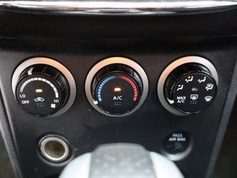 Used 2013 Nissan Rogue SV image 21