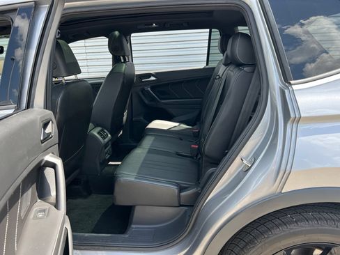 Certified 2024 Volkswagen Tiguan SE R-Line FWD image 27