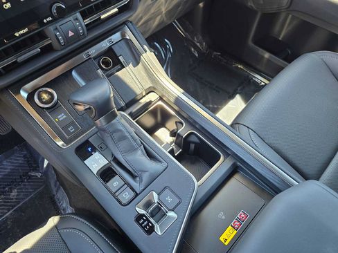 Used 2026 Lexus GX 550 w/ Accessory Package (31) AWD/4WD image 32