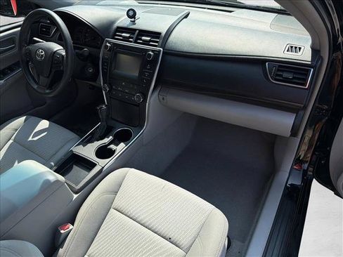 Used 2015 Toyota Camry LE FWD image 25