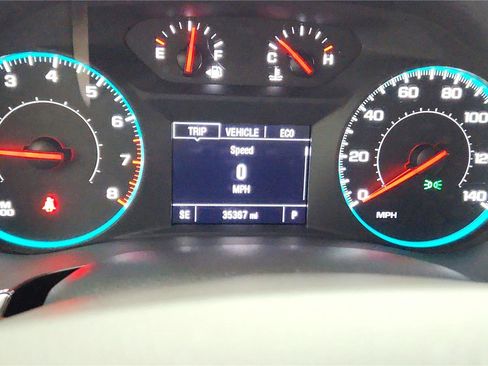 Used 2023 Chevrolet Traverse LT image 36