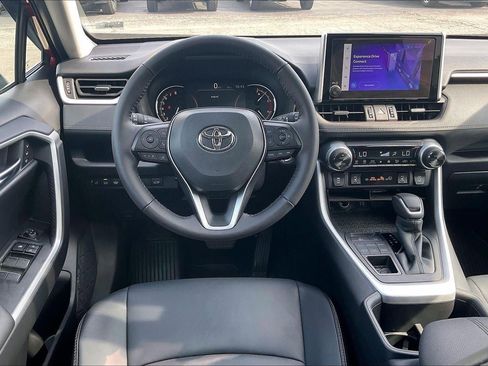 Used 2025 Toyota RAV4 XLE Premium w/ Weather Package image 5
