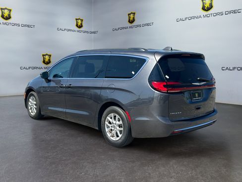 Used 2022 Chrysler Pacifica Touring-L image 3