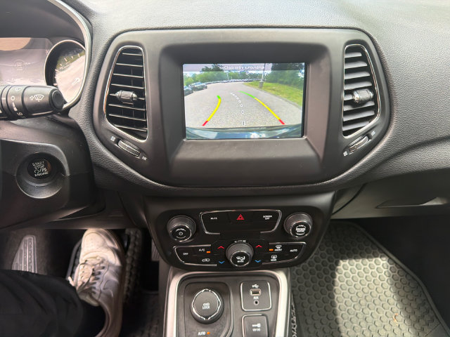 Used 2018 Jeep Compass Latitude w/ Popular Equipment Group AWD/4WD image 34