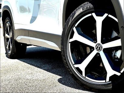 New 2026 Volkswagen Tiguan SE